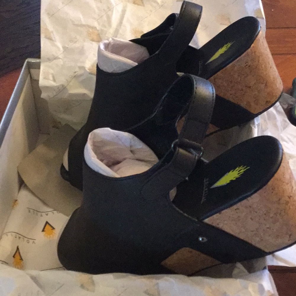 Women’s sandals.